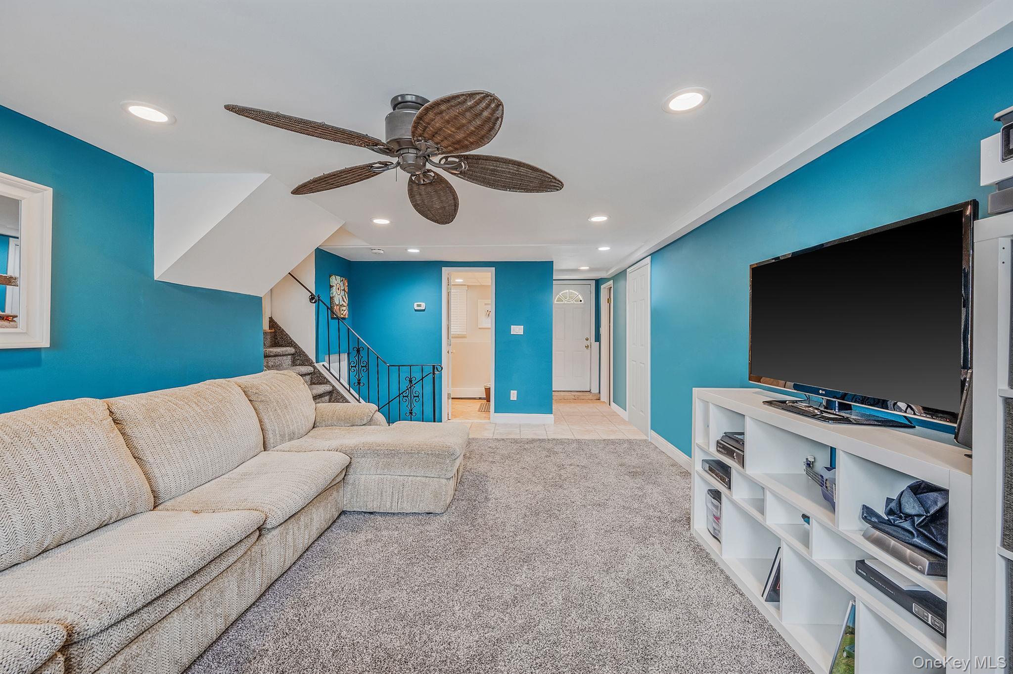 East Meadow, New York, 11554, United States, 3 Bedrooms Bedrooms, ,3 BathroomsBathrooms,Residential,For Sale,1939671