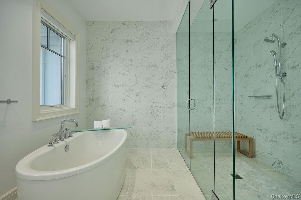 New Rochelle, New York, 10805, United States, 3 Bedrooms Bedrooms, ,4 BathroomsBathrooms,Residential,For Sale,1942227