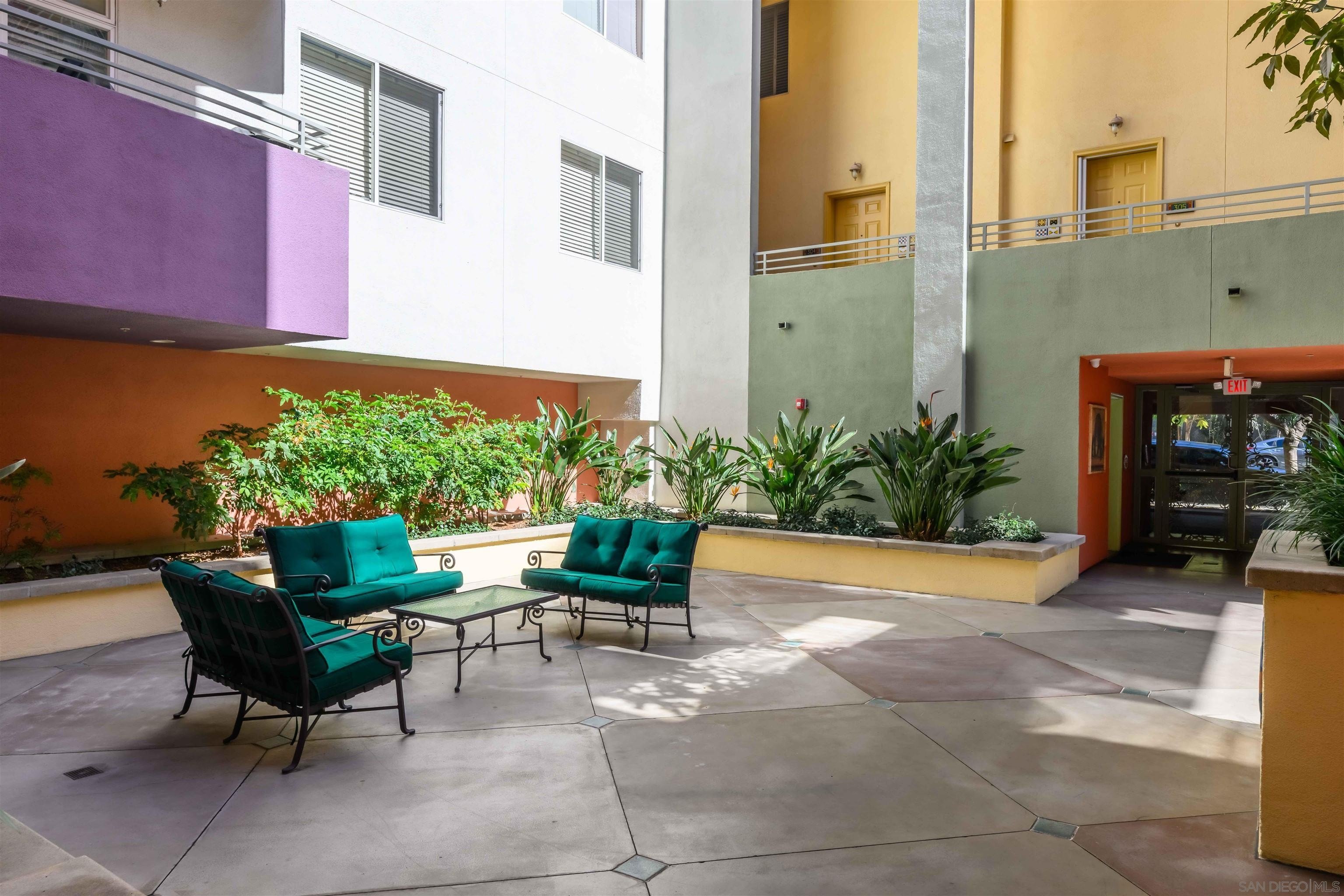 San Diego, California, 92101, United States, 2 Bedrooms Bedrooms, ,3 BathroomsBathrooms,Residential,For Sale,1713203