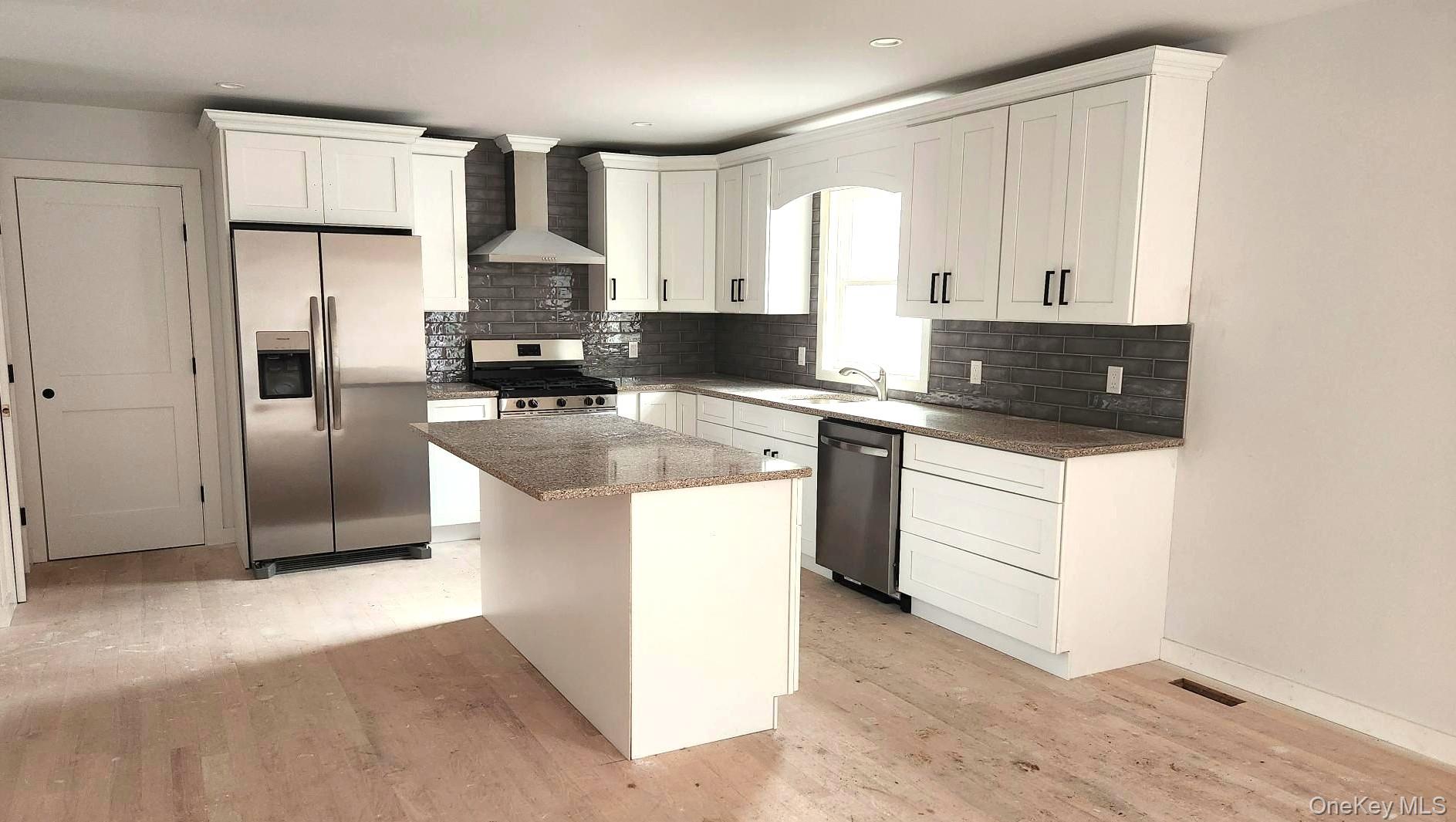 Shirley, New York, 11967, United States, 4 Bedrooms Bedrooms, ,3 BathroomsBathrooms,Residential,For Sale,1992019