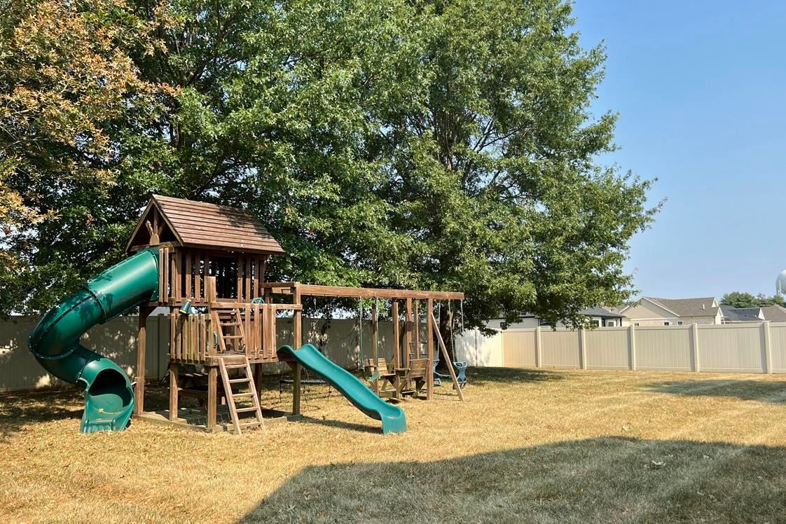 Franklin, Kentucky, 42134, United States, 4 Bedrooms Bedrooms, ,3 BathroomsBathrooms,Residential,For Sale,1941979
