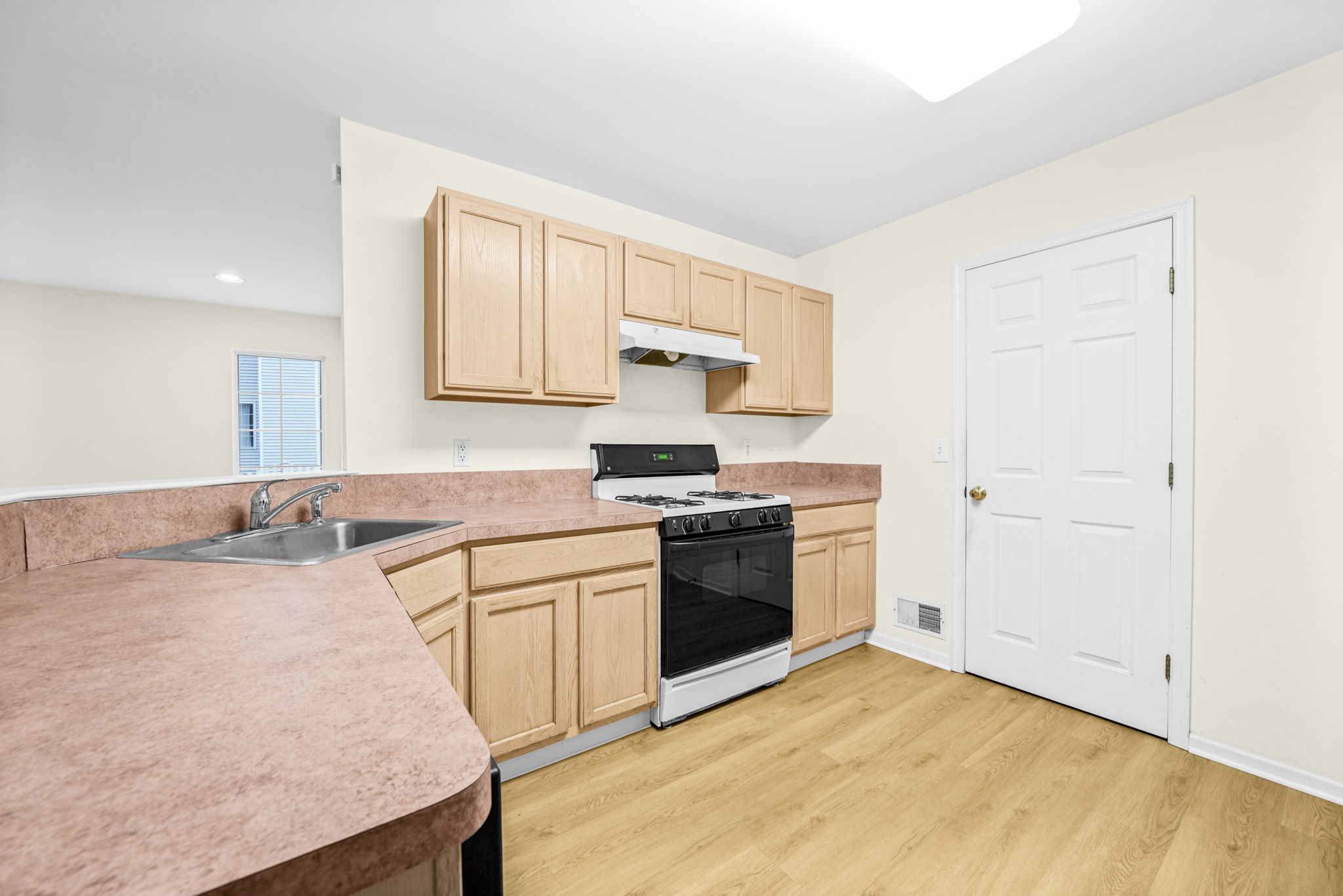 Mount Olive Township, New Jersey, 07828, United States, 4 Bedrooms Bedrooms, ,3 BathroomsBathrooms,Residential,For Sale,1976340