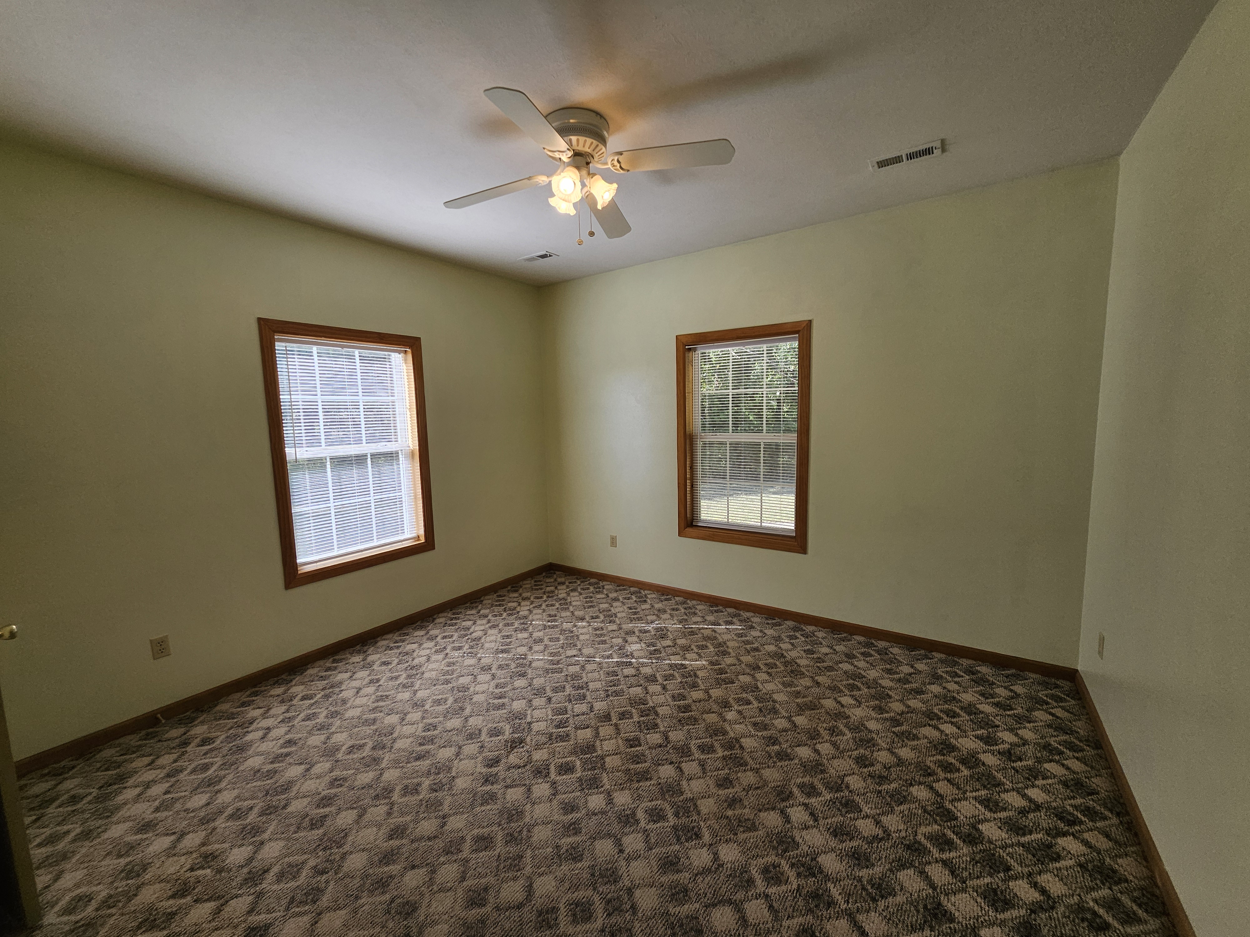 Aurora, Missouri, 65605, United States, 4 Bedrooms Bedrooms, ,2 BathroomsBathrooms,Residential,For Sale,1984470