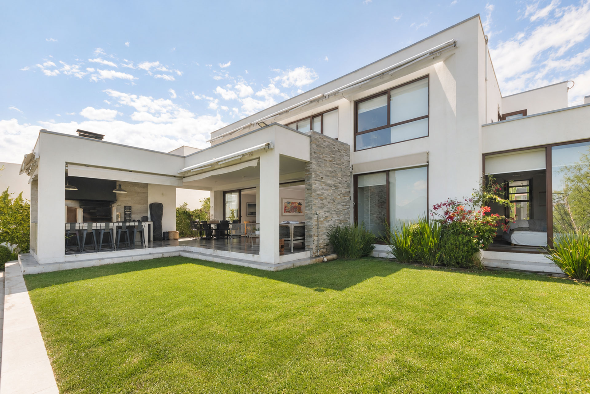  Modern Mediterranean-style house in a gated community - 物件實景