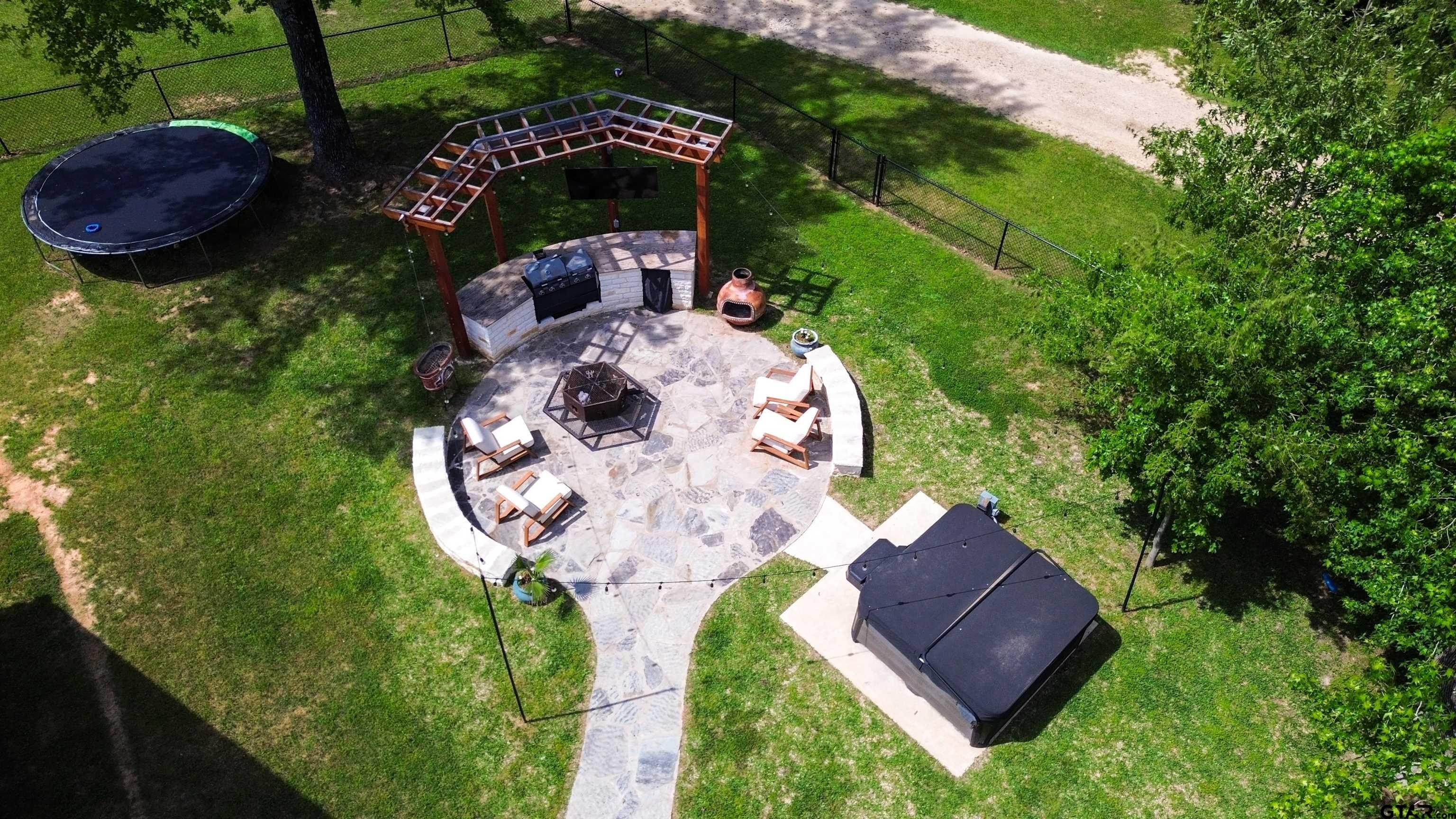 Pittsburg, Texas, 75686, United States, 4 Bedrooms Bedrooms, ,3 BathroomsBathrooms,Residential,For Sale,1943296