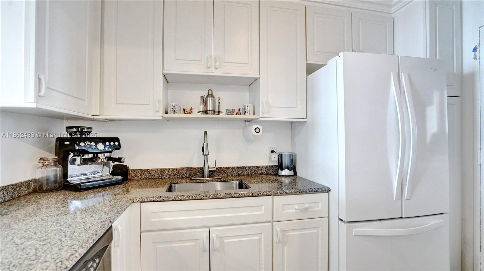 Miami Beach, Florida, 33139, United States, 2 Bedrooms Bedrooms, ,2 BathroomsBathrooms,Residential,For Sale,1925367