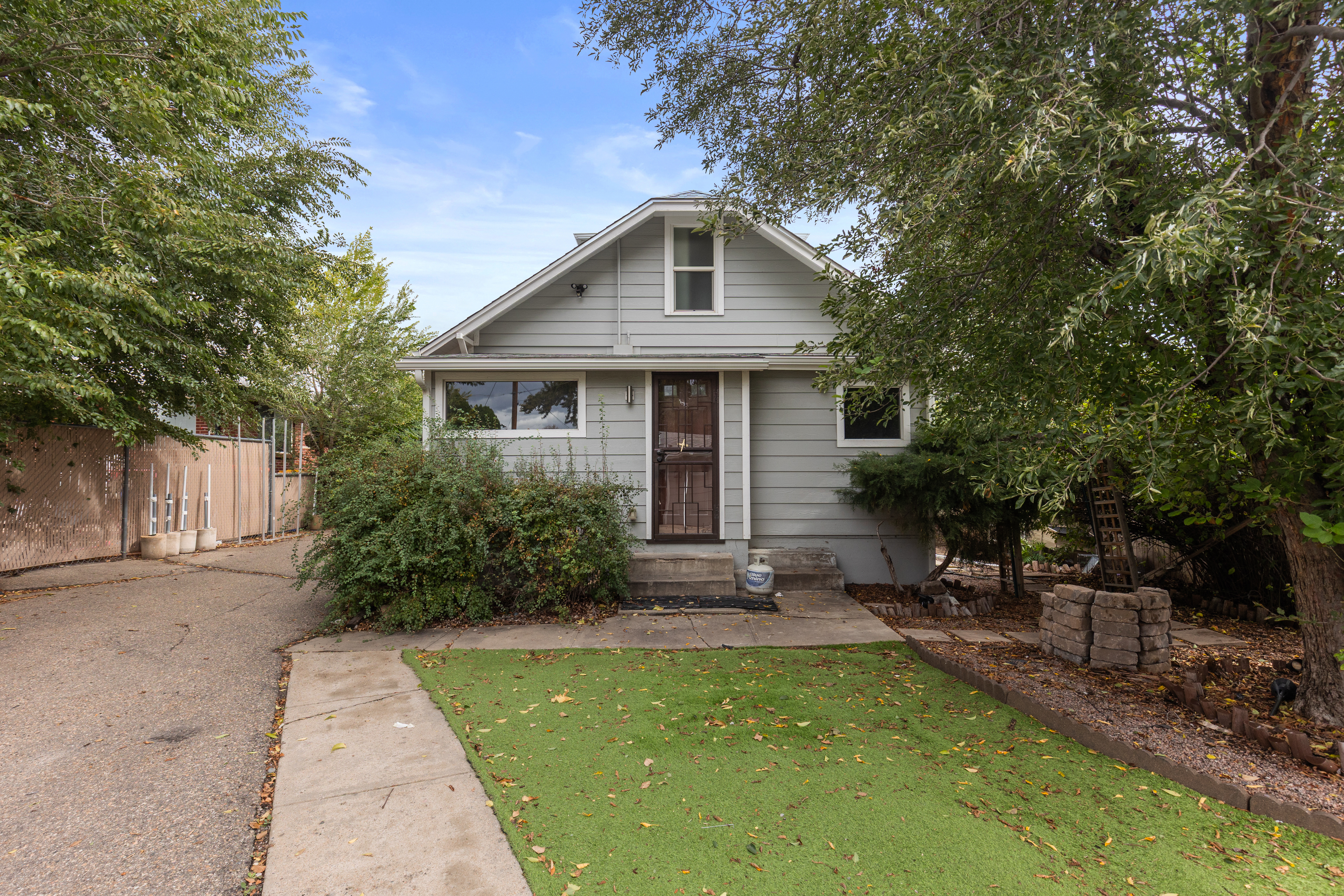  Wheat Ridge Home with Detached Garage and Flexible Upper Suite - 物件實景