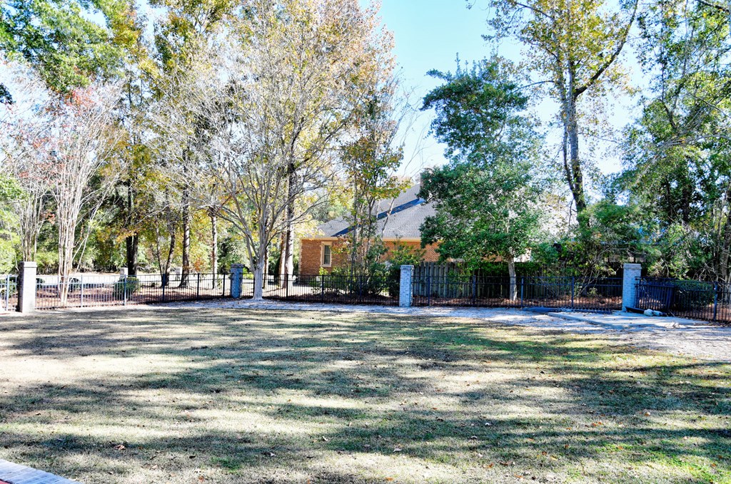 Valdosta, Georgia, 31601, United States, 4 Bedrooms Bedrooms, ,4 BathroomsBathrooms,Residential,For Sale,1995126