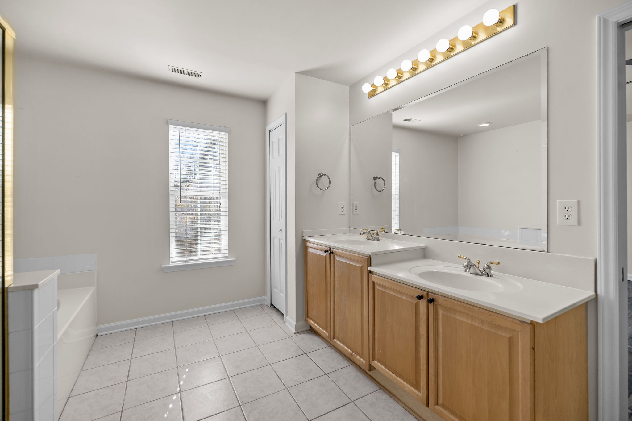 Matthews, North Carolina, 28105, United States, 6 Bedrooms Bedrooms, ,3 BathroomsBathrooms,Residential,For Sale,2005712