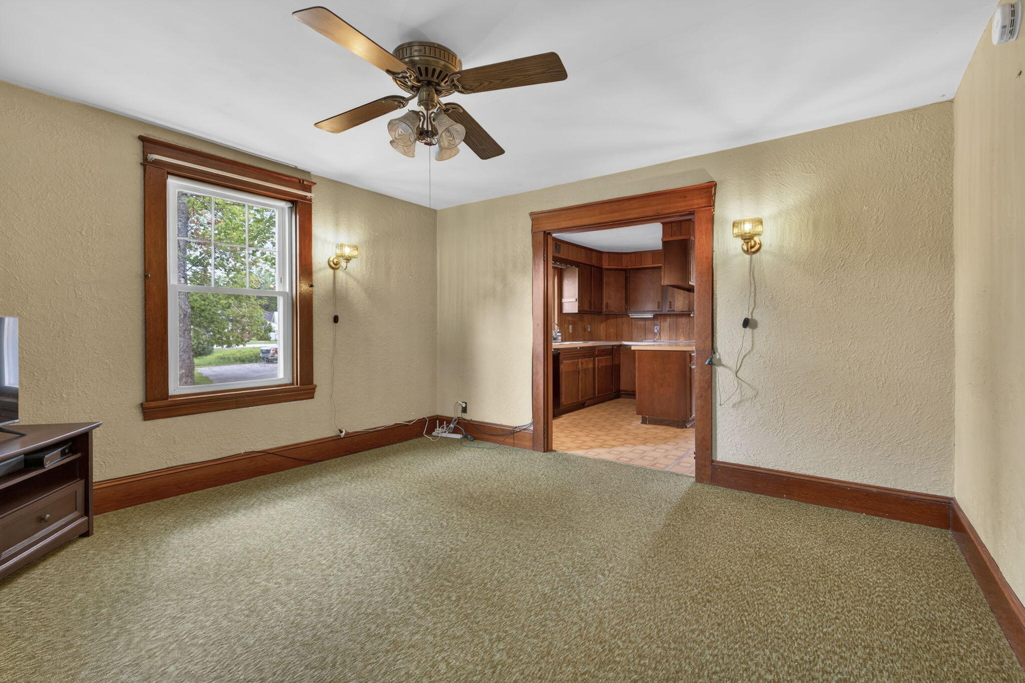 Kennebunk, Maine, 04043, United States, 3 Bedrooms Bedrooms, ,2 BathroomsBathrooms,Residential,For Sale,2048966