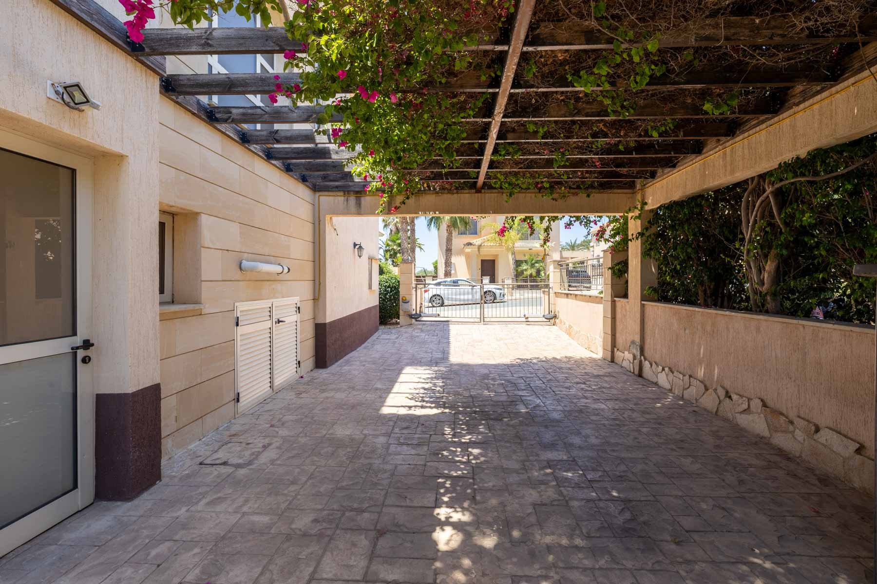  5 Bedroom Villa with Private Pool & Sea Views in Agios Tychonas, Limassol - 物件實景