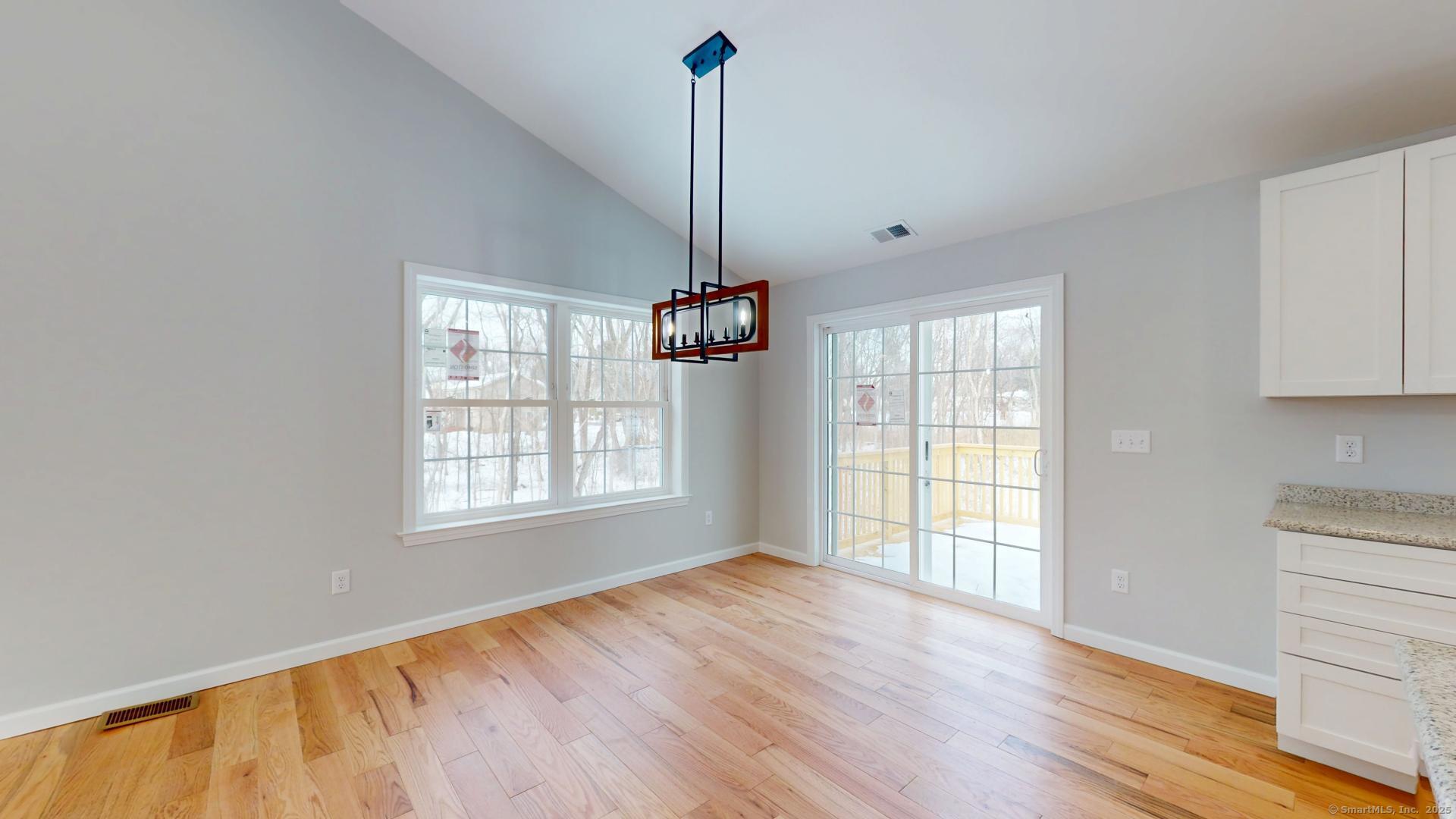 Enfield, Connecticut, 06082, United States, 3 Bedrooms Bedrooms, ,3 BathroomsBathrooms,Residential,For Sale,1919509