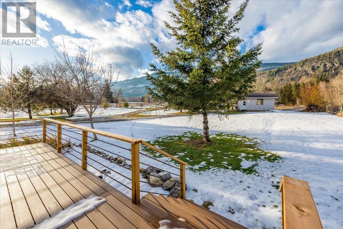 SICAMOUS, British Columbia, V0E 2V4, CA, 2 Bedrooms Bedrooms, ,2 BathroomsBathrooms,Residential,For Sale,1836920