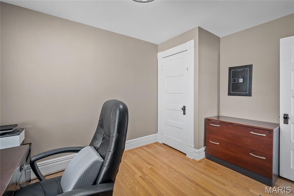 Kirkwood, Missouri, 63122, United States, 4 Bedrooms Bedrooms, ,4 BathroomsBathrooms,Residential,For Sale,1986224