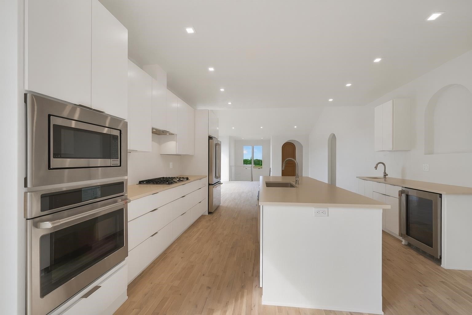 DE PERE, Wisconsin, 54115, United States, 2 Bedrooms Bedrooms, ,3 BathroomsBathrooms,Residential,For Sale,2005271