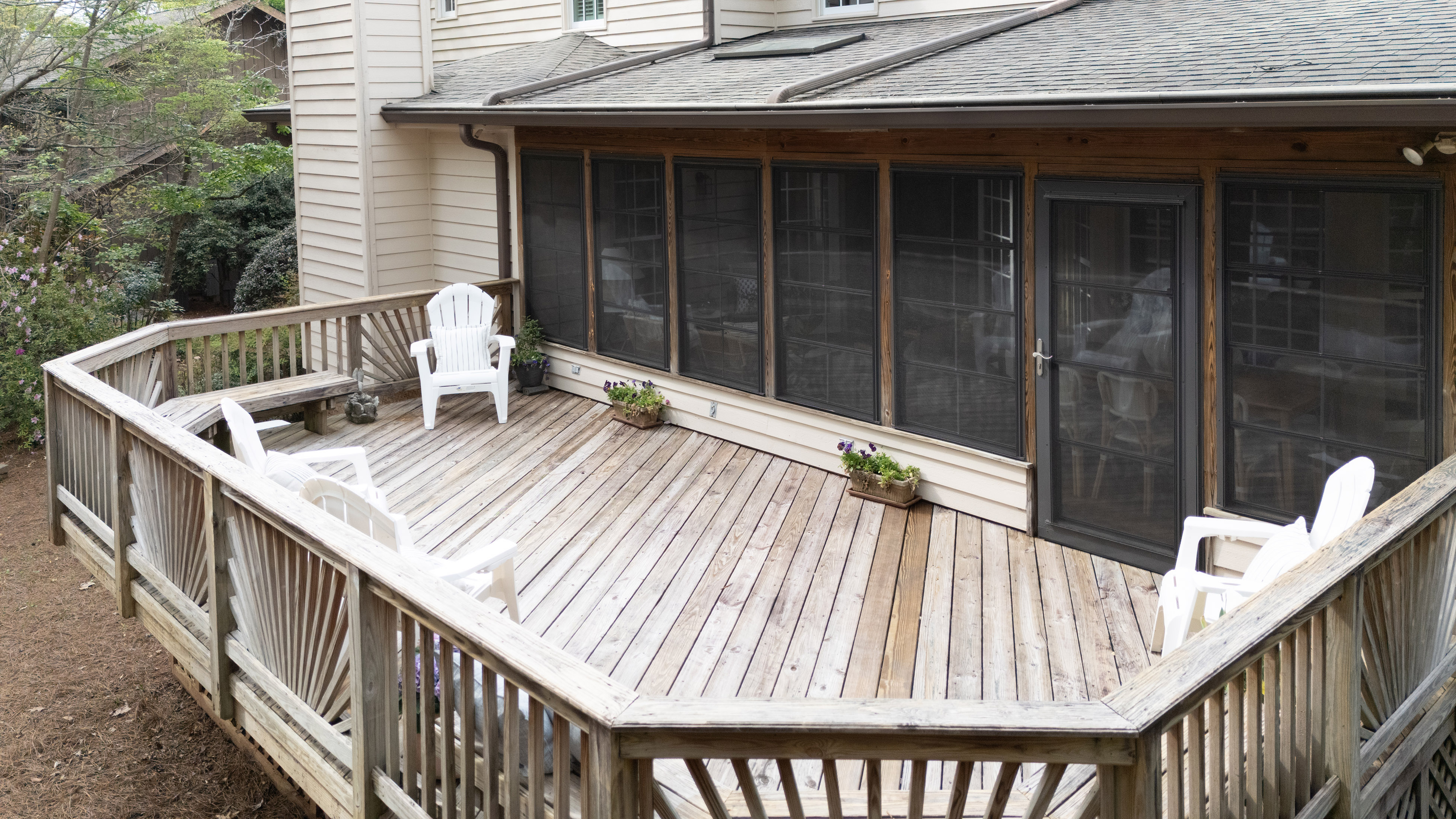  Beautifully Reimagined and Meticulously Maintained Home - 物件實景