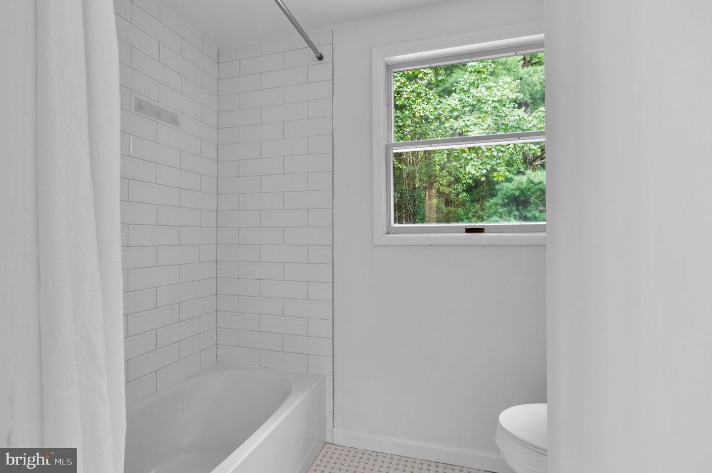 Fairfax, Virginia, 22030, United States, 4 Bedrooms Bedrooms, ,3 BathroomsBathrooms,Residential,For Sale,1896829
