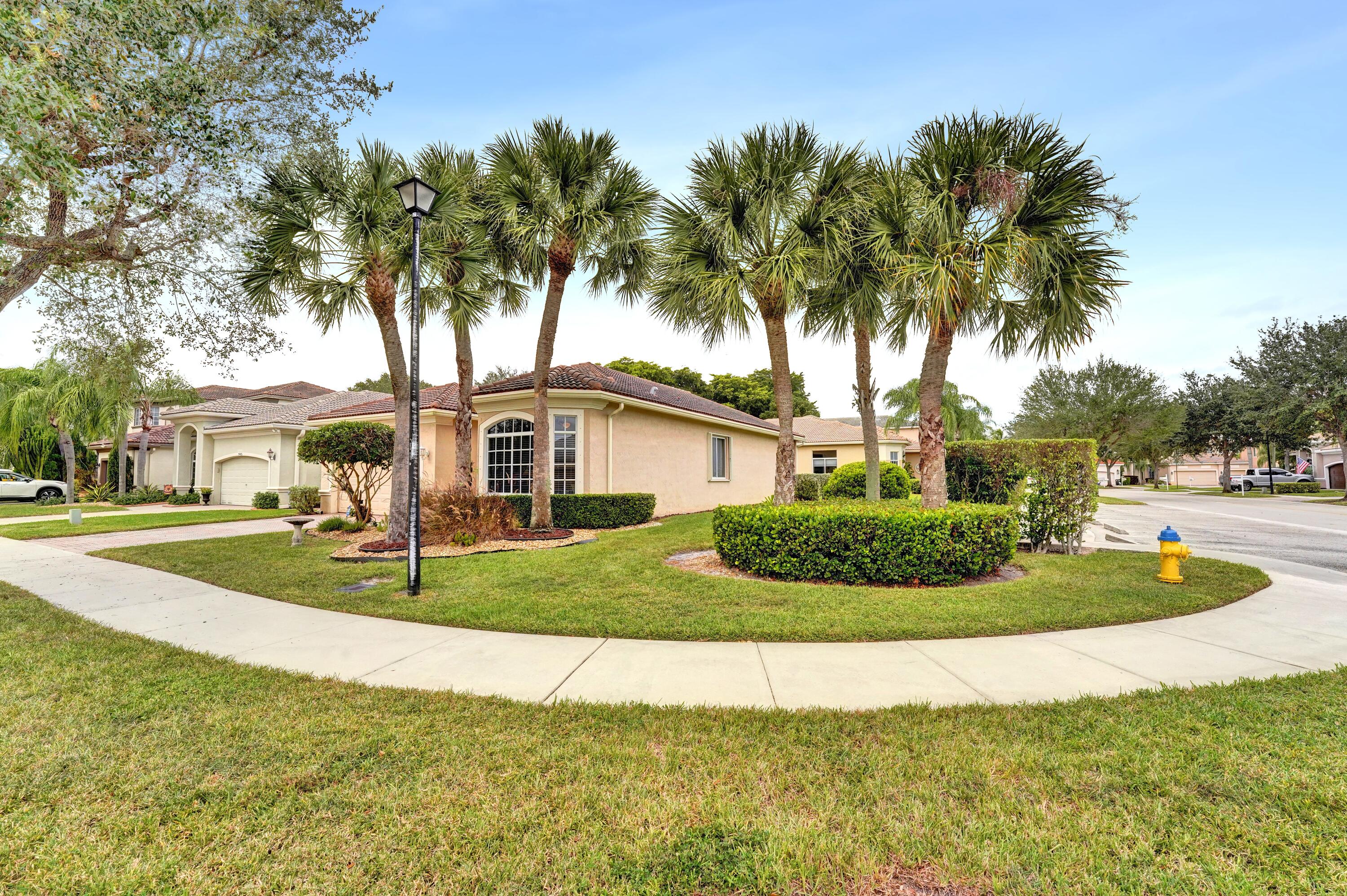 Pembroke Pines, Florida, 33332, United States, 3 Bedrooms Bedrooms, ,2 BathroomsBathrooms,Residential,For Sale,1987784