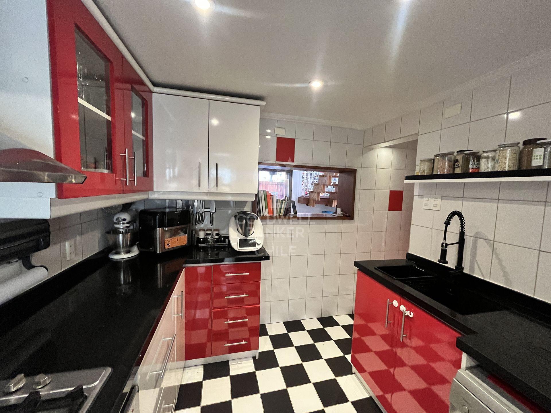 Las Condes, Chile, 4 Bedrooms Bedrooms, ,4 BathroomsBathrooms,Residential,For Sale,1933032