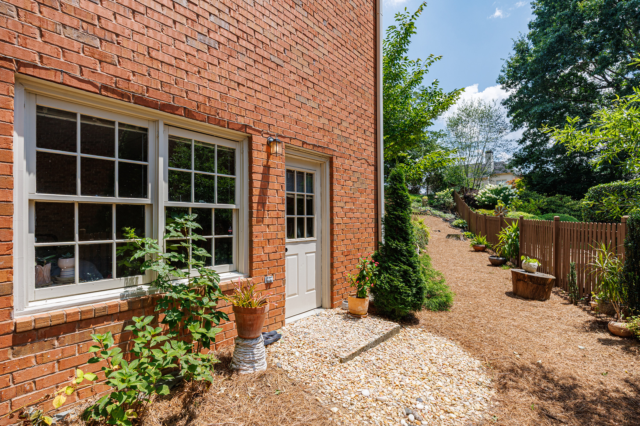  Beautifully Updated and Well Maintained Home in the Heart of East Cobb - 物件實景