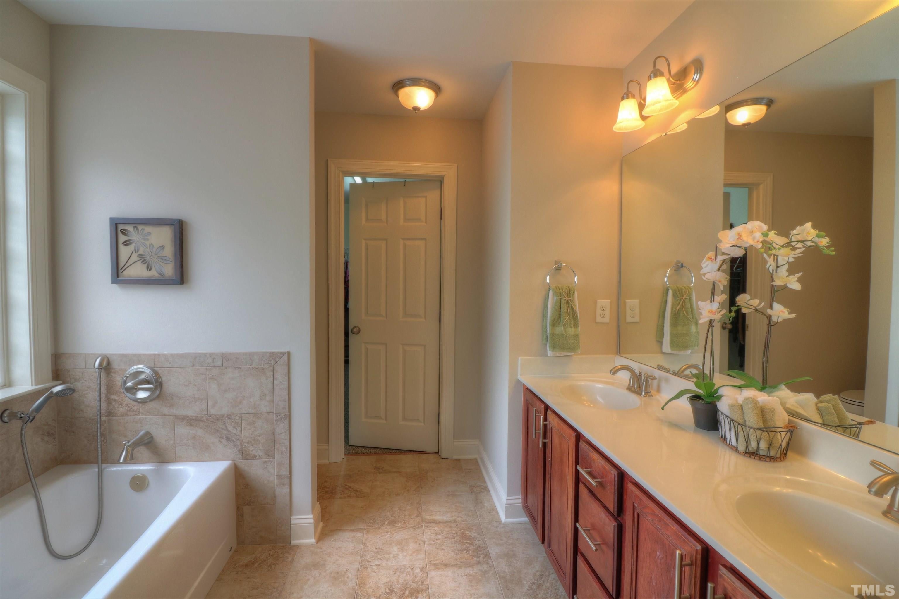 940 Pirouette Court, Raleigh, North Carolina, 27606, United States, 4 Bedrooms Bedrooms, ,4 BathroomsBathrooms,Residential,For Sale,940 Pirouette Court,1624590