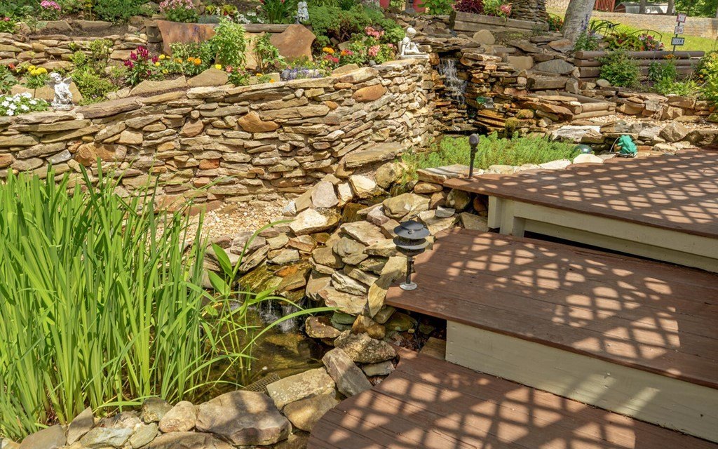 Young Harris, Georgia, 30582, United States, 3 Bedrooms Bedrooms, ,3 BathroomsBathrooms,Residential,For Sale,1974109