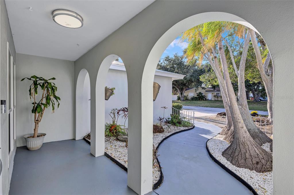 St Petersburg, Florida, 33705, United States, 4 Bedrooms Bedrooms, ,3 BathroomsBathrooms,Residential,For Sale,1991648