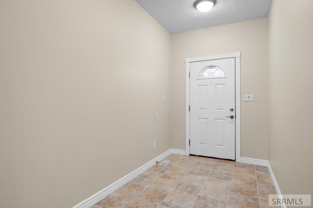 IDAHO FALLS, Idaho, 83402, United States, 5 Bedrooms Bedrooms, ,3 BathroomsBathrooms,Residential,For Sale,1987335