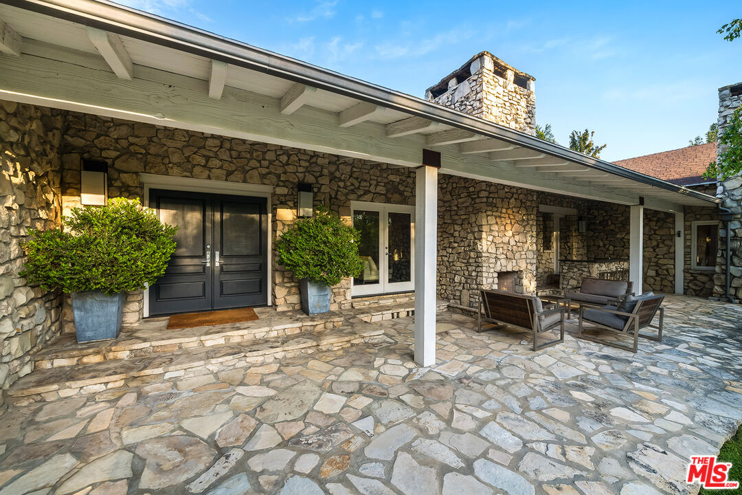 Los Angeles, California, 90077, United States, 5 Bedrooms Bedrooms, ,7 BathroomsBathrooms,Residential,For Sale,1827640