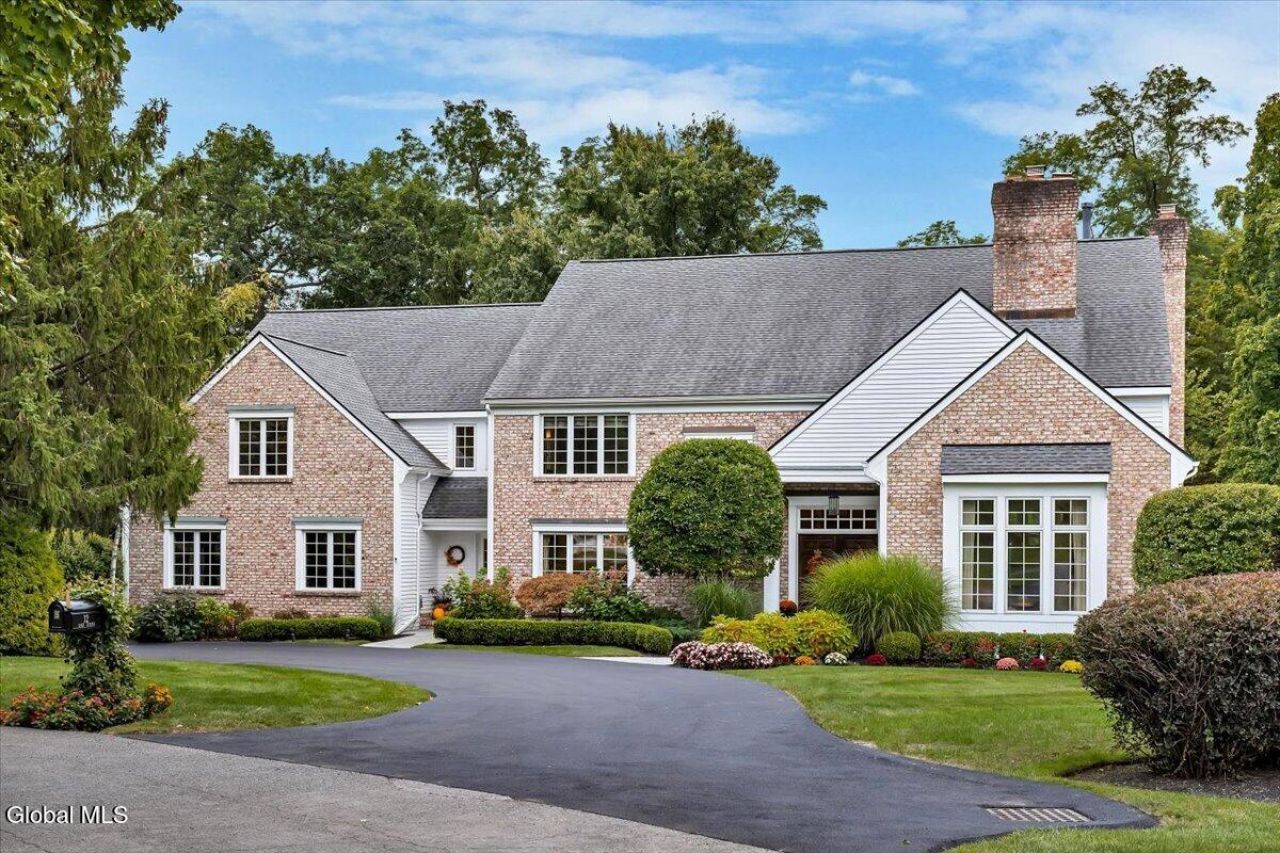 Sage Est, Albany, NY 12204