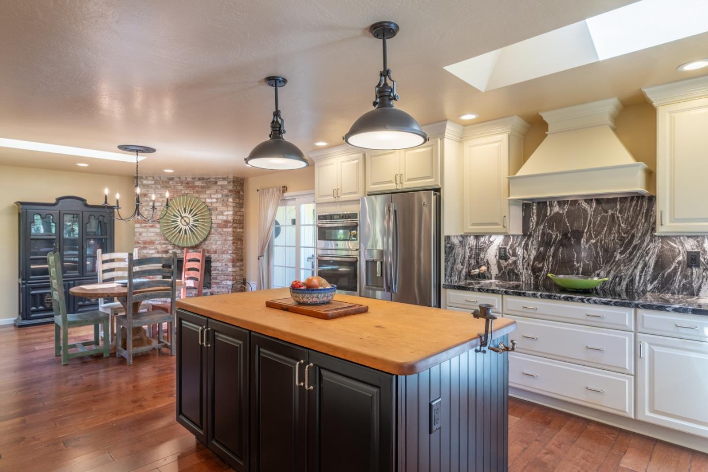 Monterey, California, 93940, United States, 3 Bedrooms Bedrooms, ,2 BathroomsBathrooms,Residential,For Sale,1837476