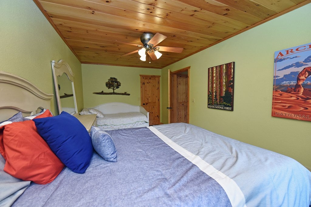 Blue Ridge, Georgia, 30513, United States, 4 Bedrooms Bedrooms, ,3 BathroomsBathrooms,Residential,For Sale,1889495