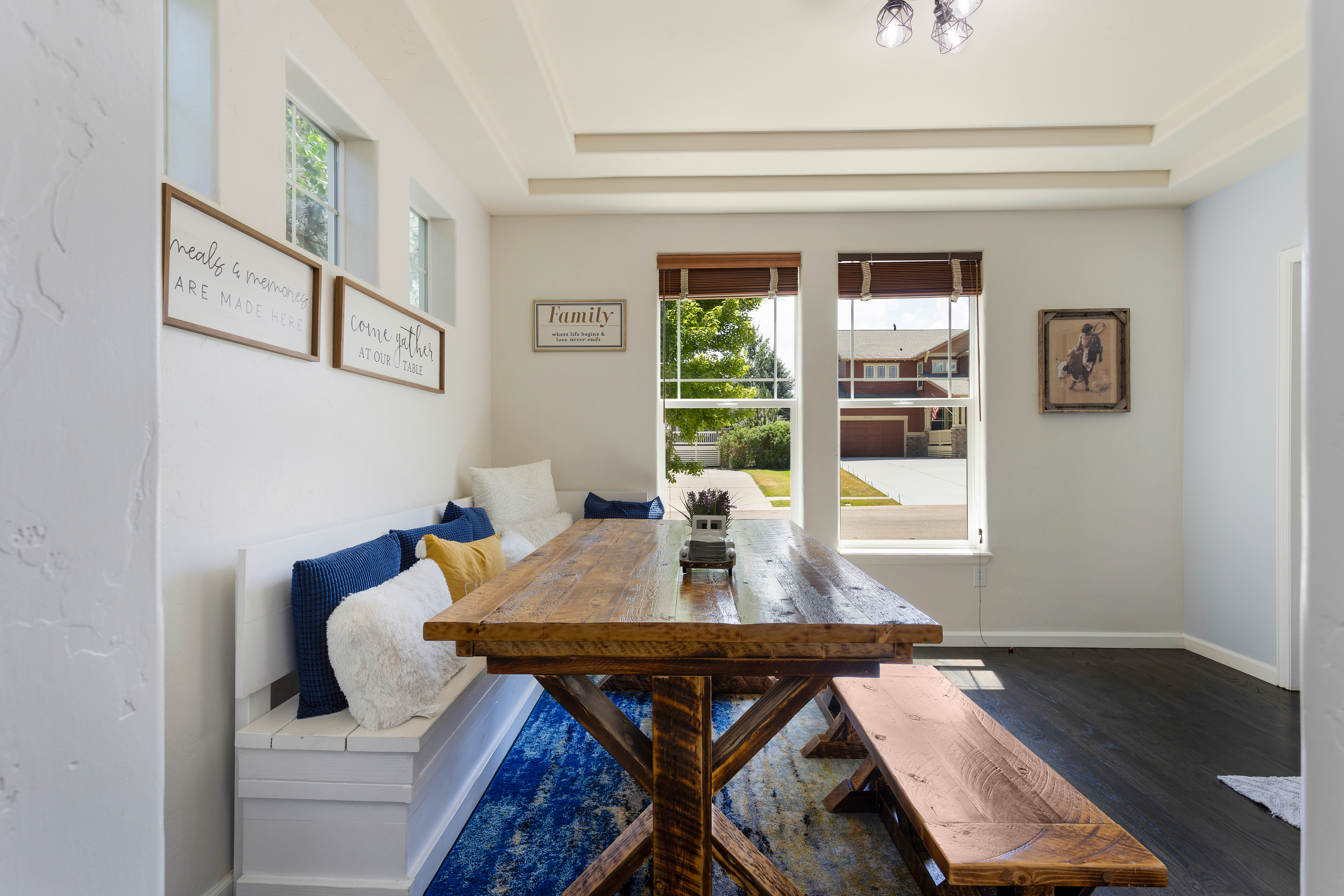  4 Bedroom Located by Dog Park and Trails - 物件實景