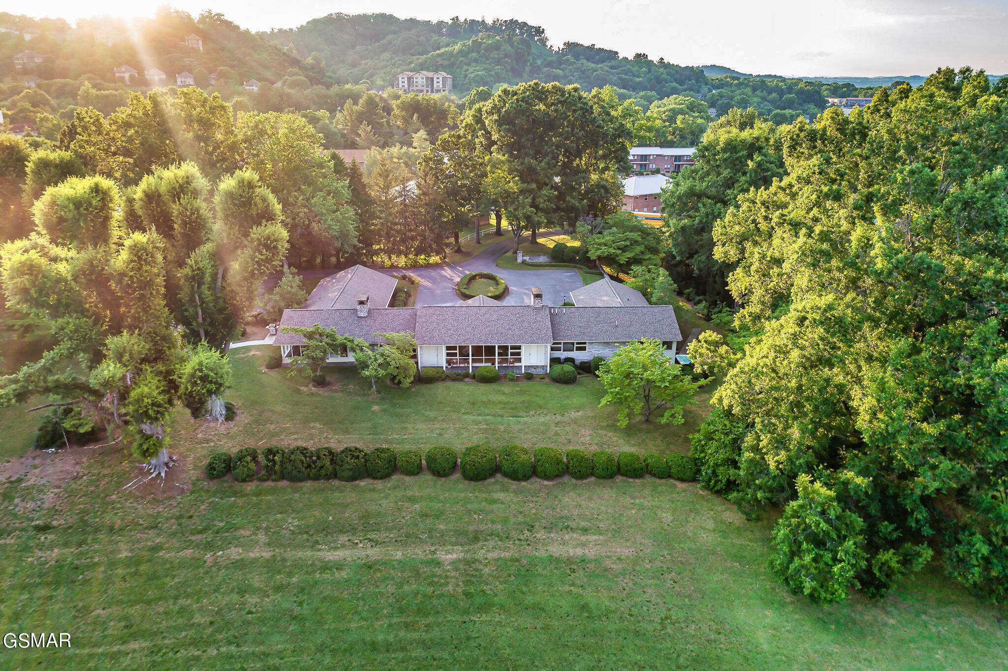Sevierville, Tennessee, 37862, United States, 6 Bedrooms Bedrooms, ,9 BathroomsBathrooms,Residential,For Sale,1973767