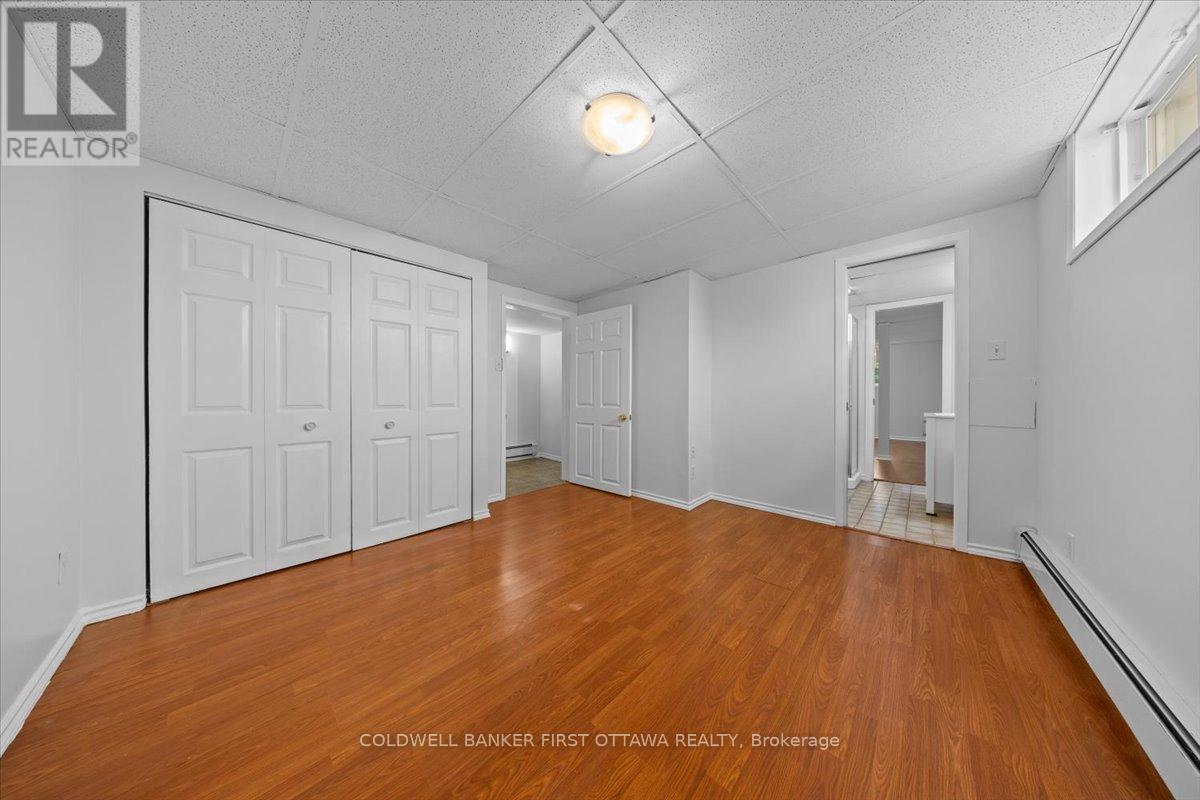 Ottawa, Ontario, K2B 6B9, CA, 7 Bedrooms Bedrooms, ,3 BathroomsBathrooms,Residential,For Sale,1903651