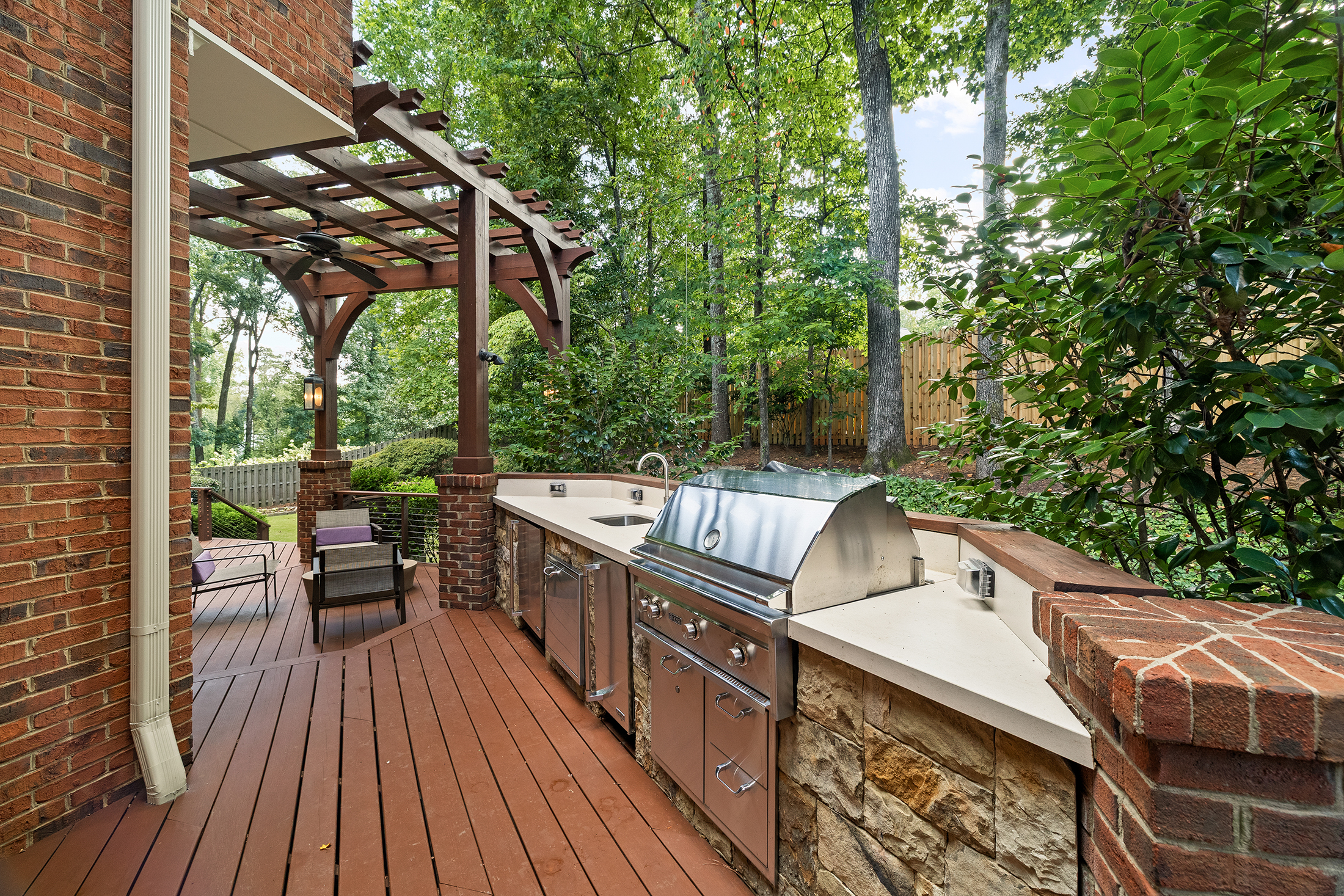  Refined Living on a Quiet Cul-de-sac in Chastain Park - 物件實景