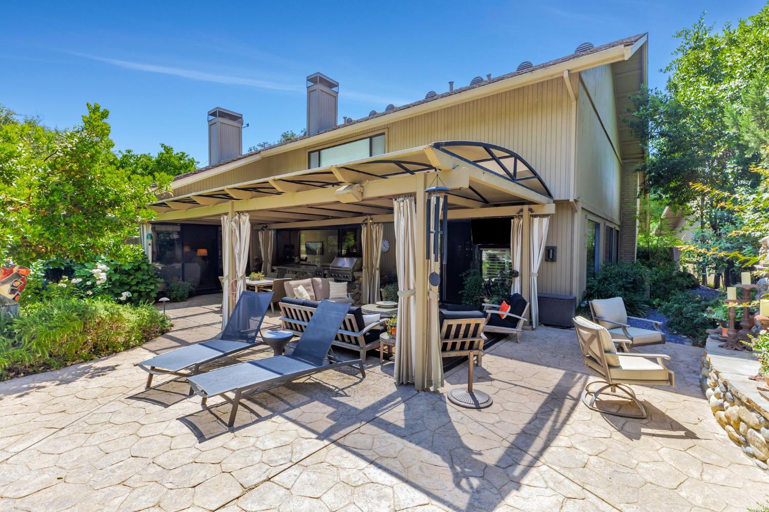 Gold River, California, 95670, United States, 4 Bedrooms Bedrooms, ,5 BathroomsBathrooms,Residential,For Sale,1987751