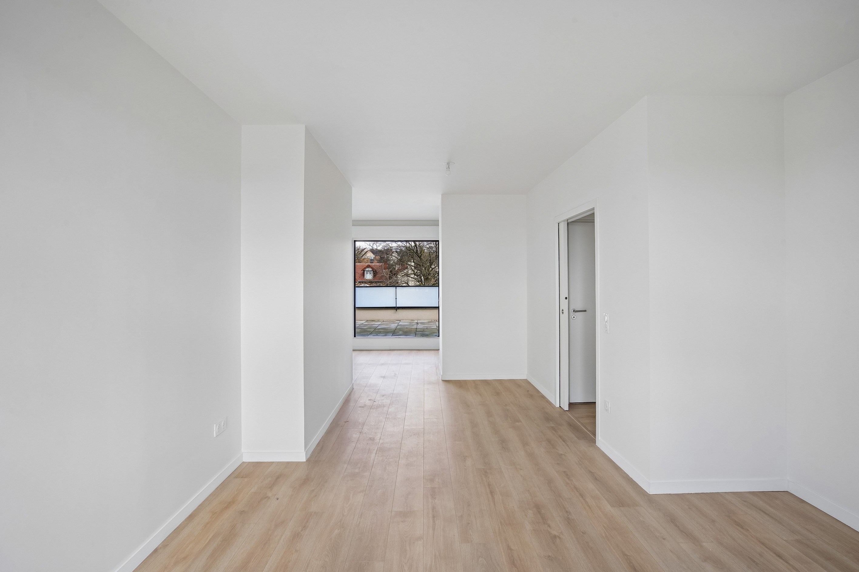  Bright Apartment with Open Views and Spacious Terrace - 物件實景