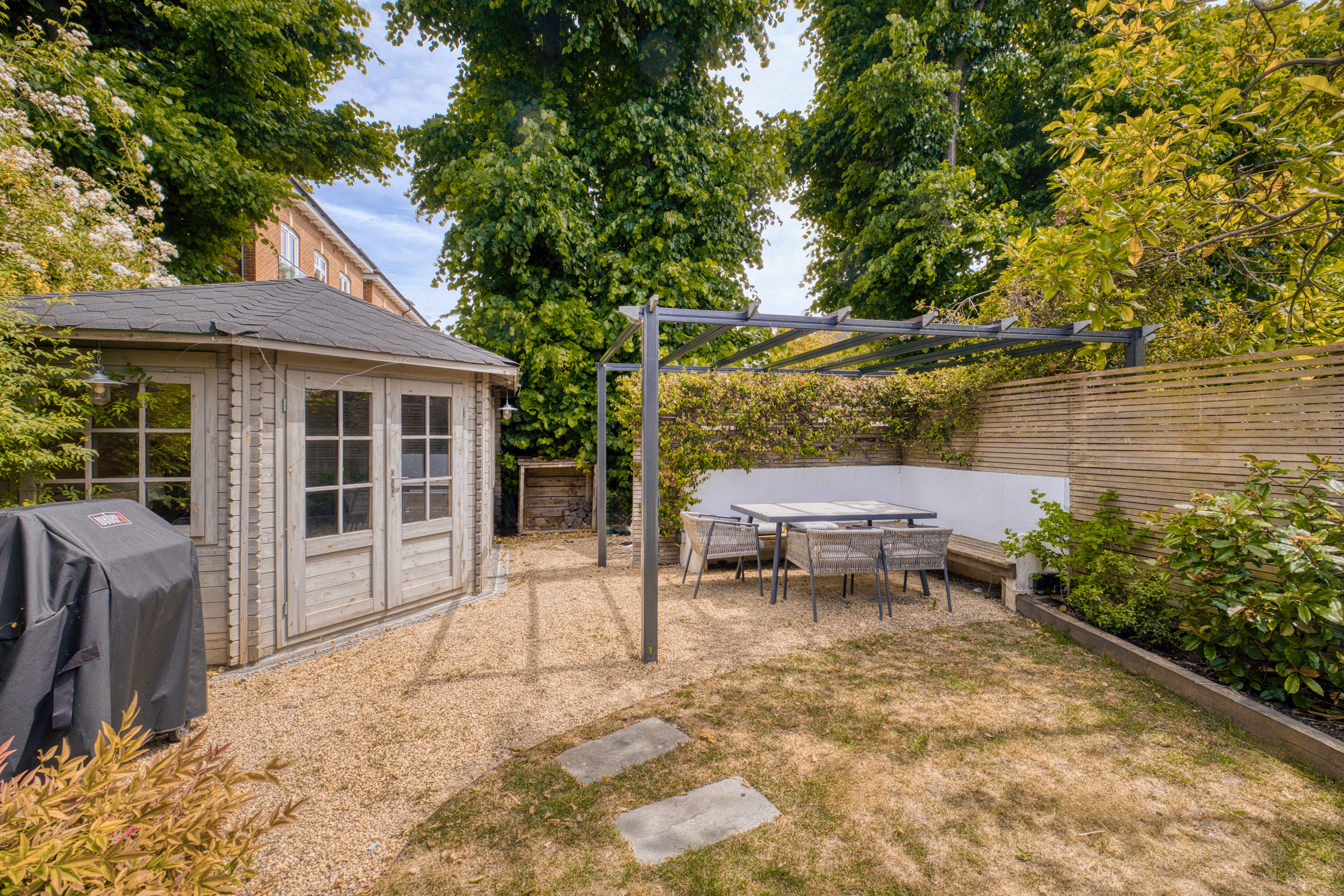  A Beautifully Renovated Family Home with a Garden Studio and Off-Street Parking - 物件實景