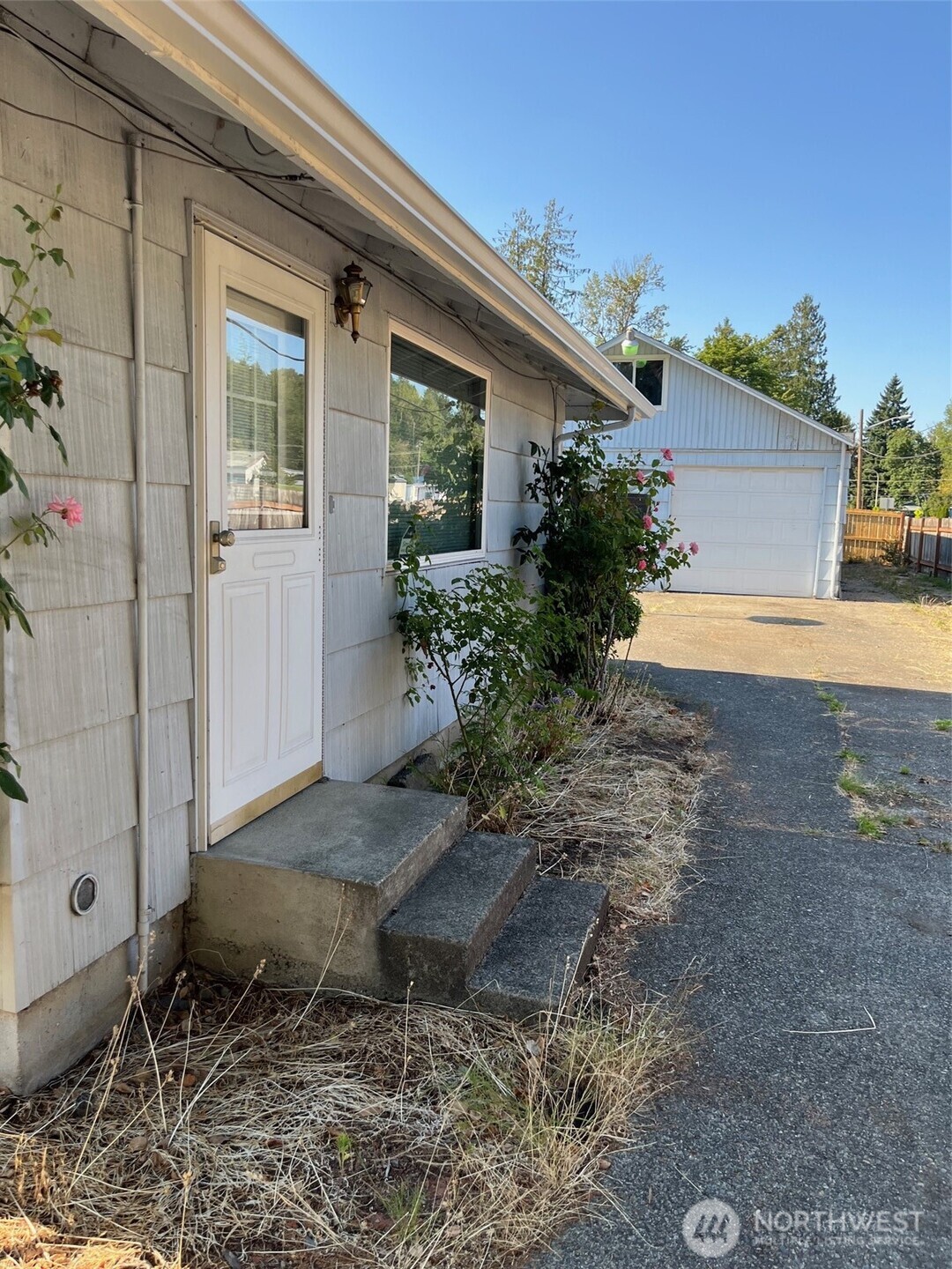 Auburn, Washington, 98002, United States, 5 Bedrooms Bedrooms, ,1 BathroomBathrooms,Residential,For Sale,1930988