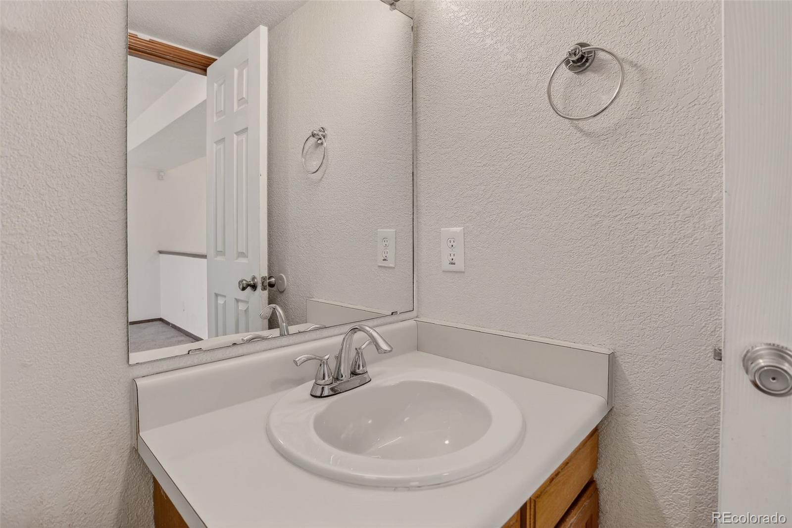 Thornton, Colorado, 80229, United States, 5 Bedrooms Bedrooms, ,2 BathroomsBathrooms,Residential,For Sale,1891126