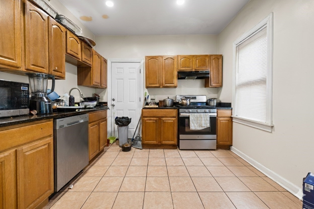 Boston, Massachusetts, 02124, United States, 11 Bedrooms Bedrooms, ,3 BathroomsBathrooms,Residential,For Sale,1978418