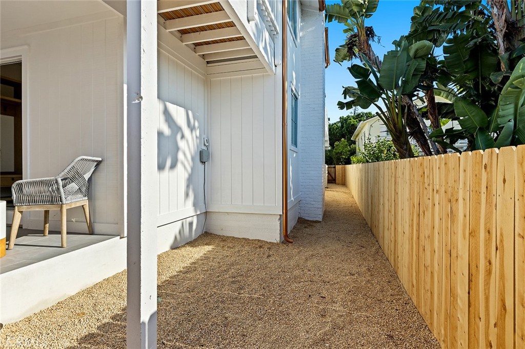 Laguna Beach, California, 92651, United States, 3 Bedrooms Bedrooms, ,2 BathroomsBathrooms,Residential,For Sale,1985330