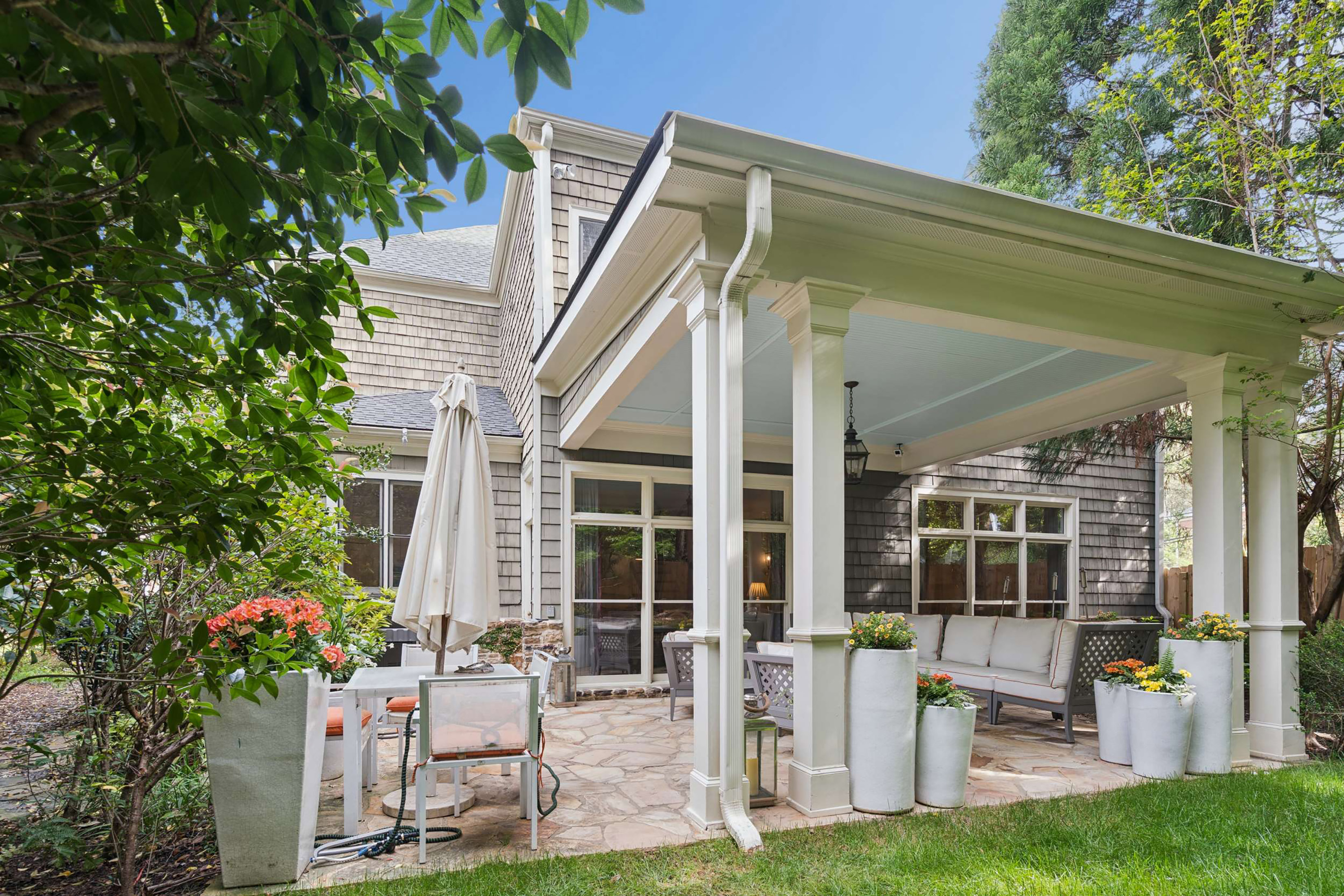  Incredible Opportunity to Live in a Quiet Gated Brookhaven Community - 物件實景