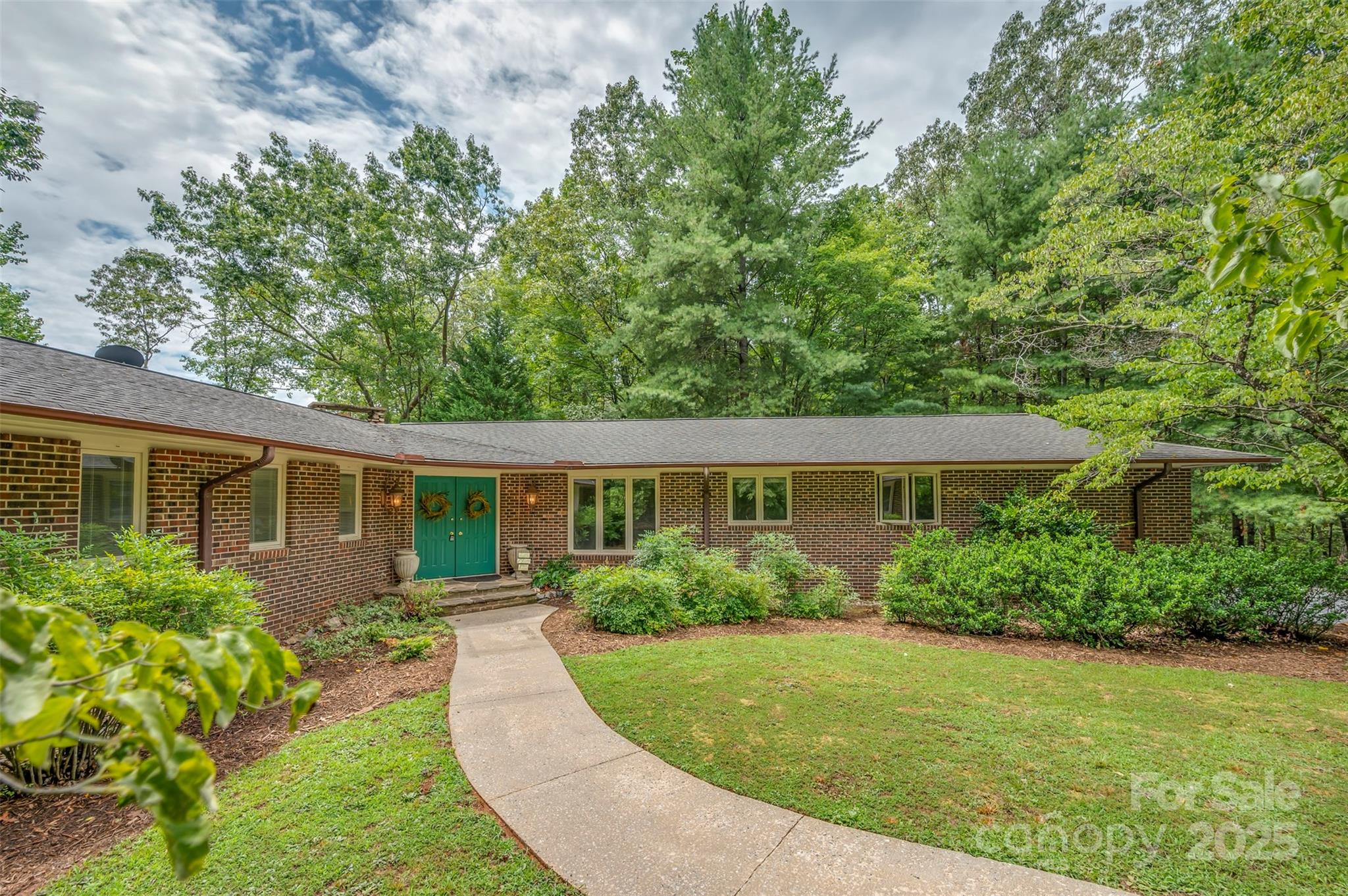 Tryon, North Carolina, 28782, United States, 3 Bedrooms Bedrooms, ,3 BathroomsBathrooms,Residential,For Sale,1918152