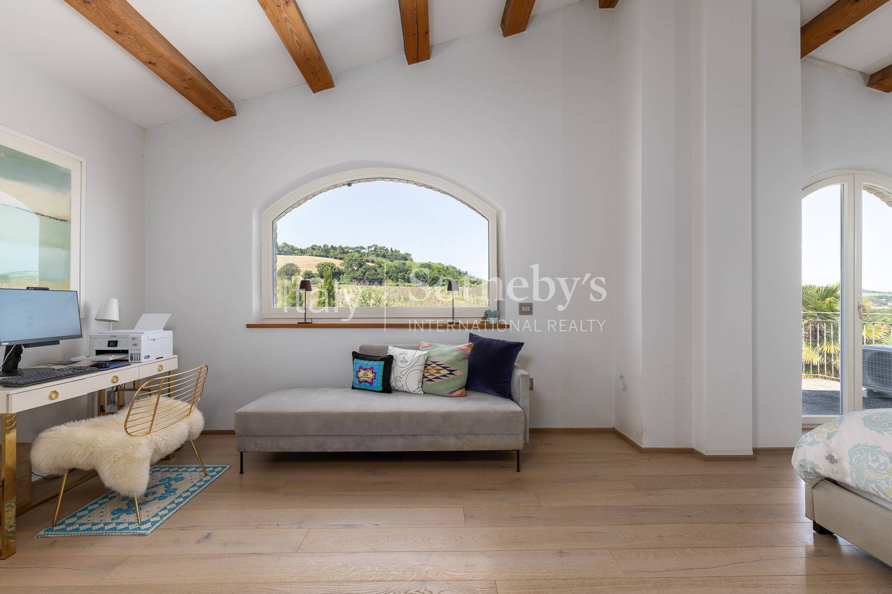  Elegant Contemporary Residence with Vineyard Near the Sea - 物件實景