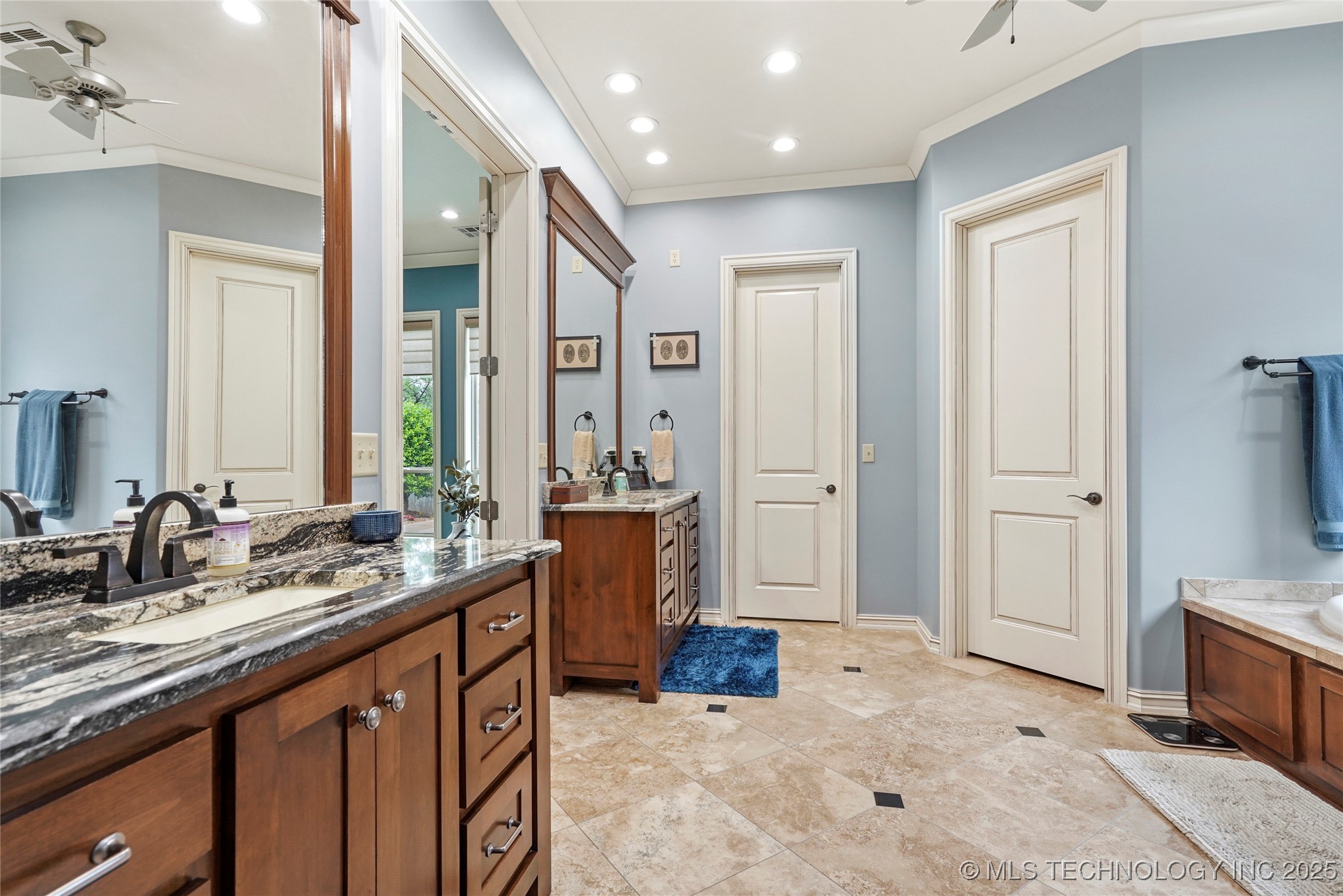 Broken Arrow, Oklahoma, 74011, United States, 5 Bedrooms Bedrooms, ,5 BathroomsBathrooms,Residential,For Sale,1793326