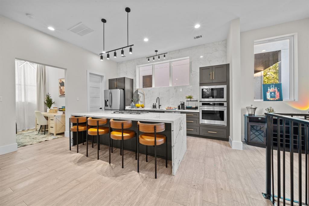 Houston, Texas, 77007, United States, 3 Bedrooms Bedrooms, ,4 BathroomsBathrooms,Residential,For Sale,1723739