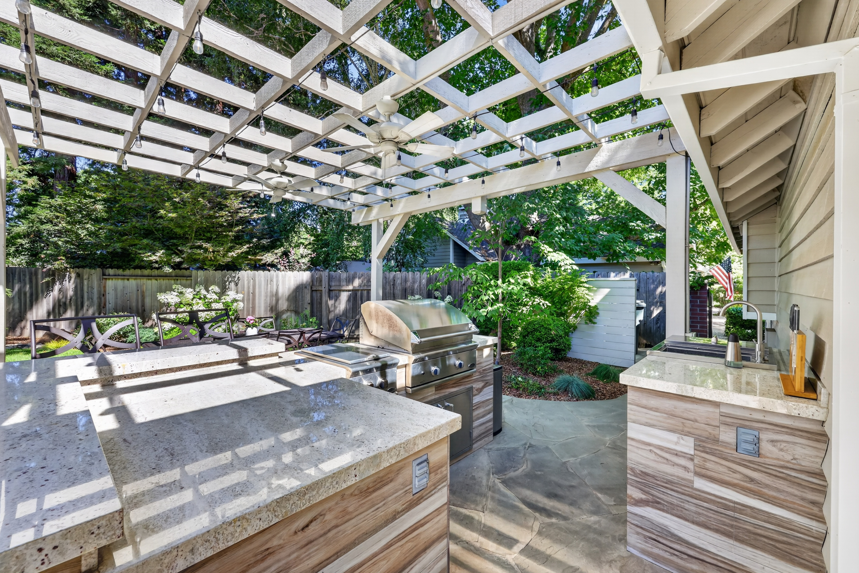 1073 Harrington Way, Carmichael, CA 95608 - 物件實景