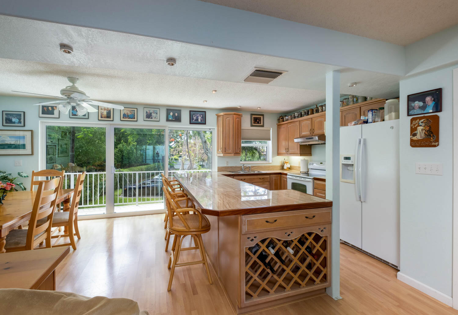 ISLAMORADA, Florida, 33036, United States, 5 Bedrooms Bedrooms, ,3 BathroomsBathrooms,Residential,For Sale,1828354
